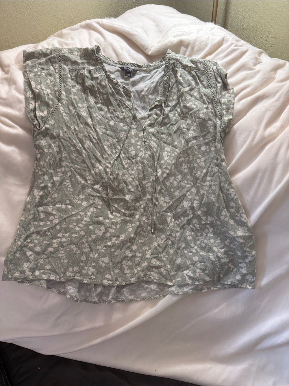 Buffalo David Bitton Sage Green Floral Cap-Sleeve Blouse